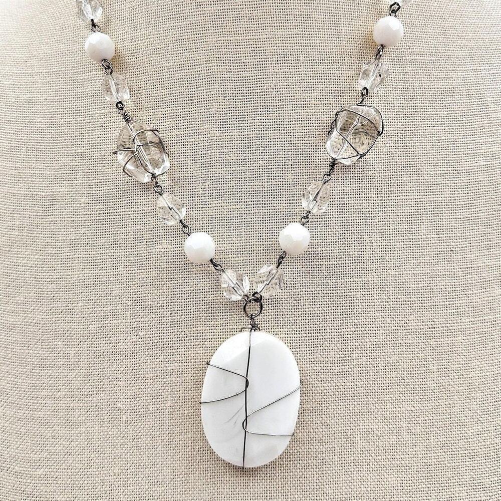 Vintage Silver Tone Wire Wrapped Pendant Necklace Clear Crystal White Bead Boho